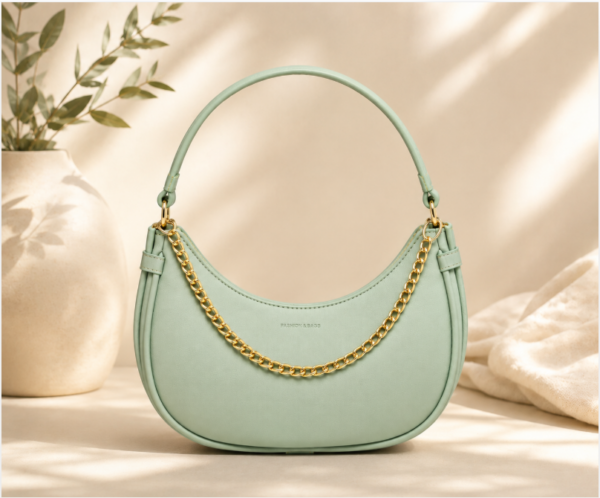R$46,00 cada | CAIXA 70 peças LEH-14# Bolsa Feminina Meia Lua Premium  com Corrente Dourada ColoridoAyayi